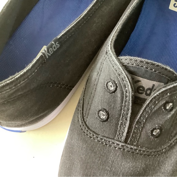 Great pair of nearly new slip on Keds! Washed black, size 7. - Picture 5 of 7